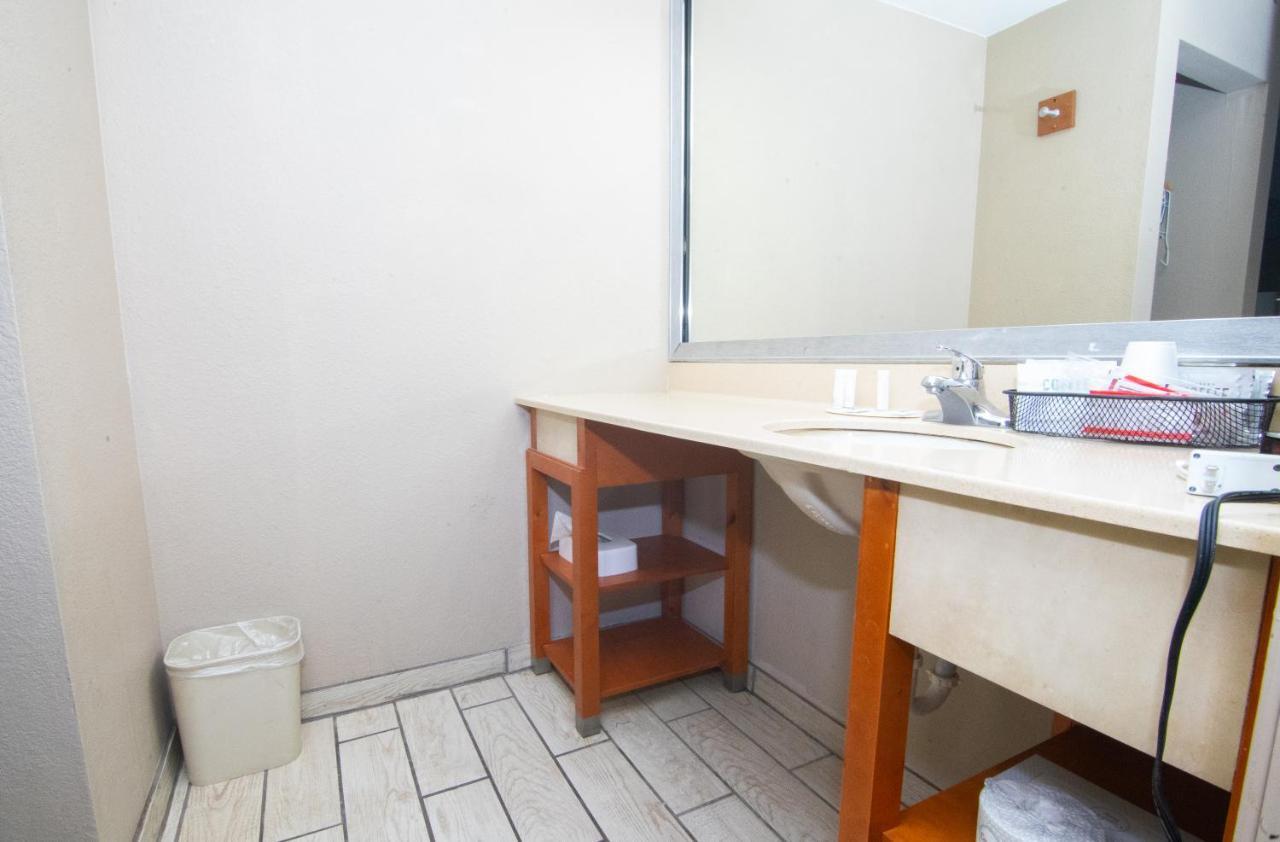 Travelodge By Wyndham Pueblo Kültér fotó