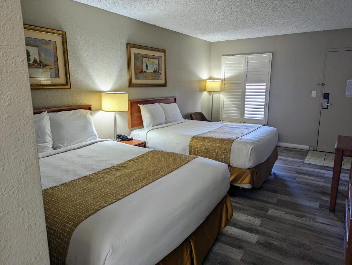 Travelodge By Wyndham Pueblo Kültér fotó